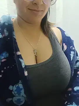  Angelinaandrade  online show from 06/20/26, 01:10