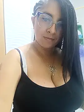  Angelinaandrade  online show from 12/23/25, 12:11
