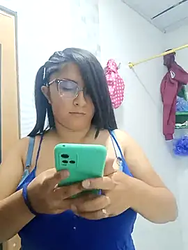  Angelinaandrade  online show from 11/25/25, 02:12