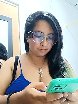  Angelinaandrade  online show from 12/19/25, 12:25