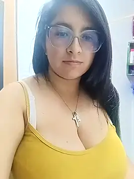  Angelinaandrade  online show from 11/19/25, 12:43