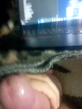 Snapshot of hotie7tvn chatting on 10/10/25, 04:08 hotie7tvn online show from 10/10/25, 04:08