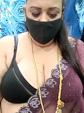 Snapshot of ashikaa_r chatting on 10/05/25, 03:41 ashikaa r online show from 10/05/25, 03:41