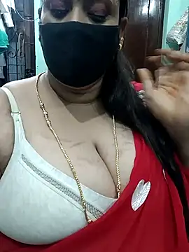 Snapshot of ashikaa_r chatting on 10/06/25, 09:04 ashikaa r online show from 10/06/25, 09:04