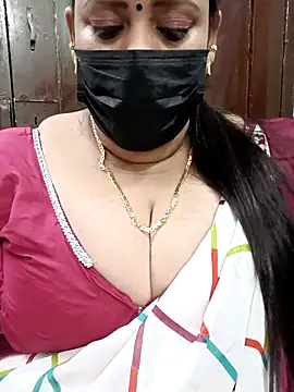 Snapshot of ashikaa_r chatting on 03/21/25, 02:40 ashikaa r online show from 03/21/25, 02:40