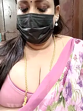 Snapshot of ashikaa_r chatting on 03/09/25, 04:11 ashikaa r online show from 03/09/25, 04:11