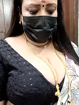 Snapshot of ashikaa_r chatting on 02/27/25, 04:32 ashikaa r online show from 02/27/25, 04:32