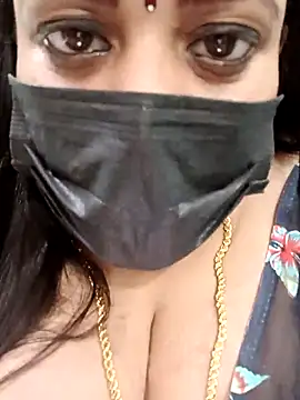 Snapshot of ashikaa_r chatting on 02/24/25, 02:26 ashikaa r online show from 02/24/25, 02:26