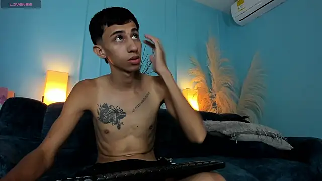 Lucian Davi online show from 10/18/25, 04:03