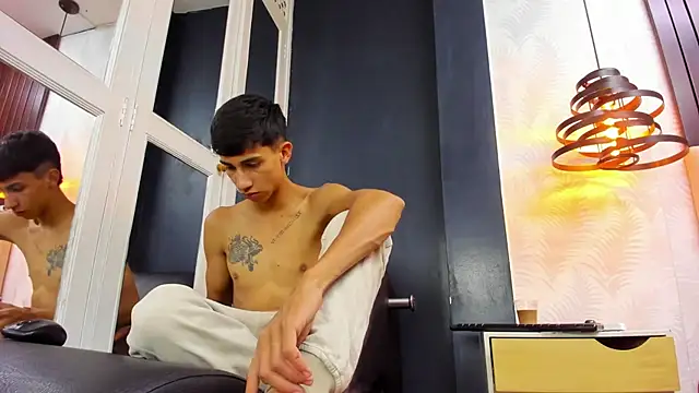 Lucian Davi online show from 02/15/25, 03:50