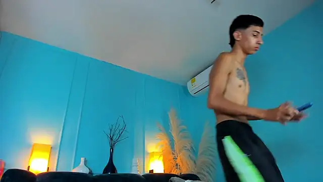 Lucian Davi online show from 10/17/25, 04:38