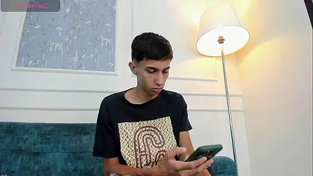 Snapshot of Lucian_Davi chatting on 10/02/25, 12:08 Lucian Davi online show from 10/02/25, 12:08