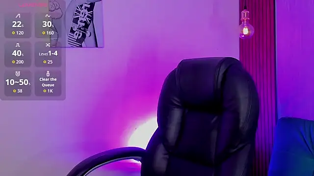 Snapshot of miah_connor chatting on 10/15/25, 08:06 miah connor online show from 10/15/25, 08:06