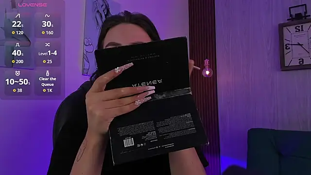 Snapshot of miah_connor chatting on 10/05/25, 07:37 miah connor online show from 10/05/25, 07:37