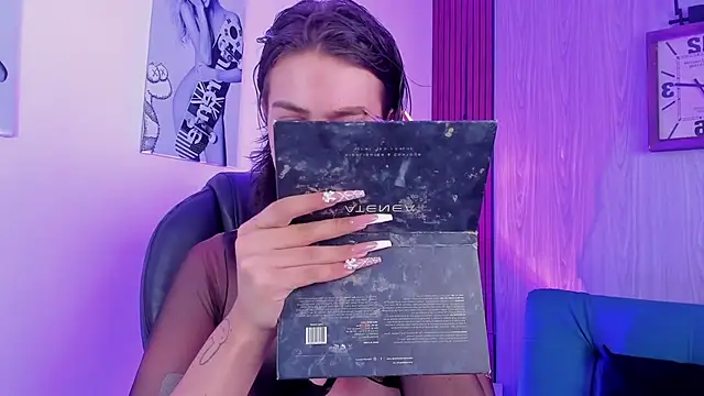 Snapshot of miah_connor chatting on 10/03/25, 07:37 miah connor online show from 10/03/25, 07:37