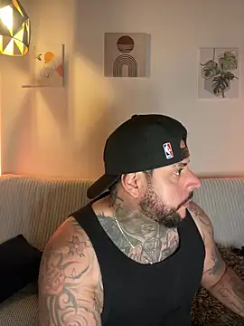 yeikoe1 online show from 09/30/25, 02:06