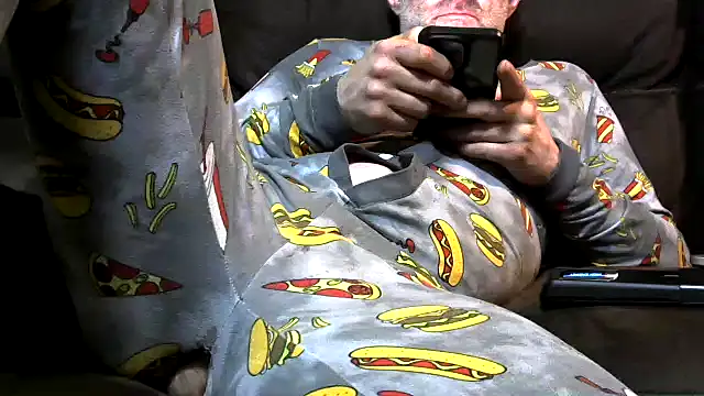 Snapshot of taboocanuck chatting on 01/13/25, 06:38 taboocanuck online show from 01/13/25, 06:38