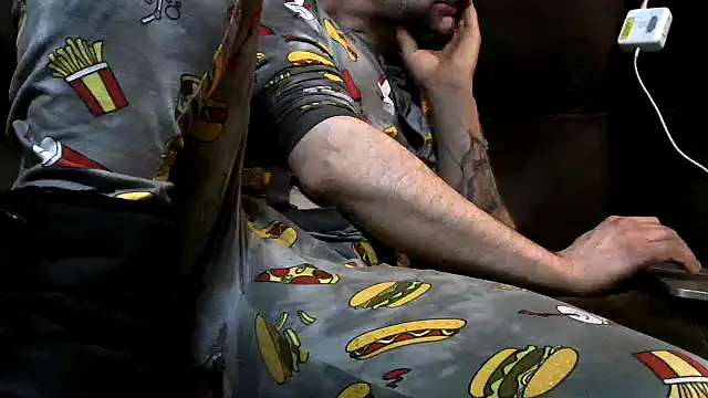 Snapshot of taboocanuck chatting on 01/14/25, 12:22 taboocanuck online show from 01/14/25, 12:22