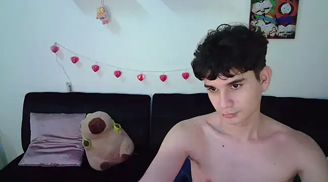 Snapshot of AndrewAnndCherry chatting on 02/14/25, 02:50 AndrewAnndCherry online show from 02/14/25, 02:50
