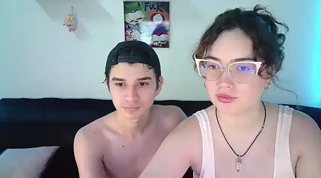 Snapshot of AndrewAnndCherry chatting on 01/23/25, 12:35 AndrewAnndCherry online show from 01/23/25, 12:35