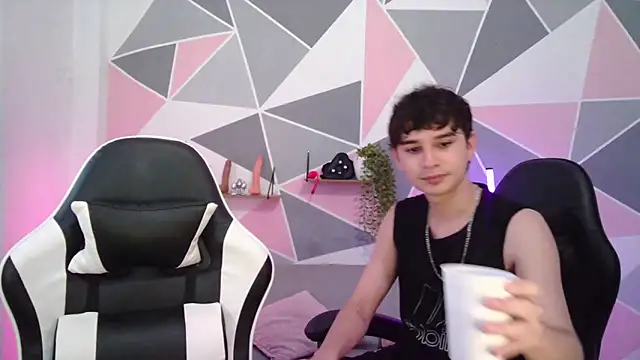 Snapshot of AndrewAnndCherry chatting on 05/29/26, 10:16 AndrewAnndCherry online show from 05/29/26, 10:16