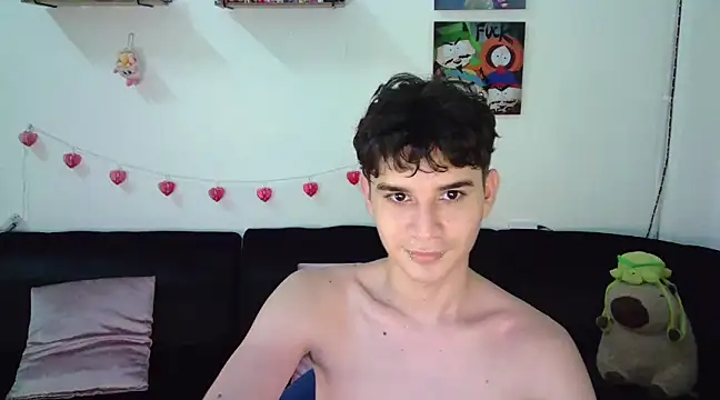 Snapshot of AndrewAnndCherry chatting on 02/05/25, 12:53 AndrewAnndCherry online show from 02/05/25, 12:53