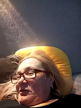 HelenaGlossX online show from 03/04/25, 04:41