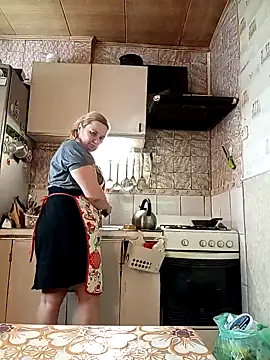 HelenaGlossX online show from 01/31/25, 08:22
