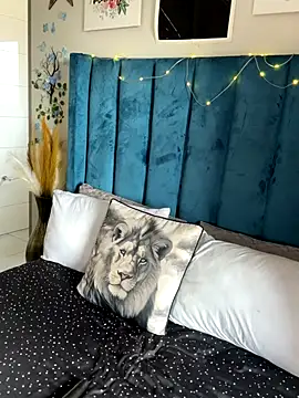 Dime-   online show from 11/25/25, 01:33