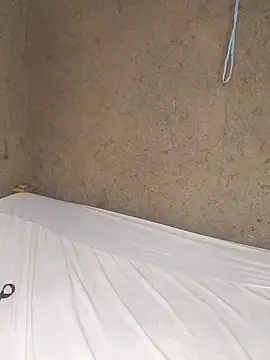 pretty prickle online show from 02/28/25, 09:04