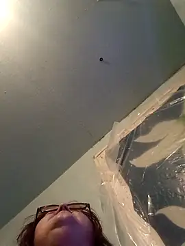 Snapshot of mcv131985 chatting on 03/02/26, 01:17 mcv131985 online show from 03/02/26, 01:17