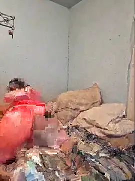 Snapshot of mcv131985 chatting on 02/13/26, 05:29 mcv131985 online show from 02/13/26, 05:29