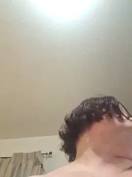 Snapshot of mcv131985 chatting on 03/13/25, 02:05 mcv131985 online show from 03/13/25, 02:05