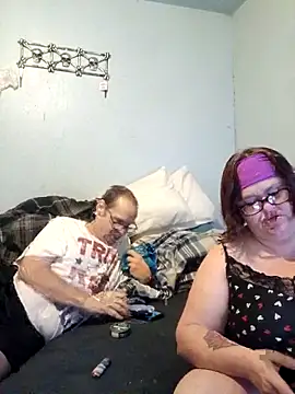 Snapshot of mcv131985 chatting on 11/26/25, 08:25 mcv131985 online show from 11/26/25, 08:25