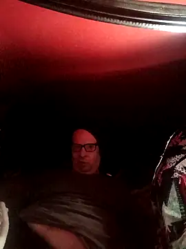 Snapshot of mcv131985 chatting on 02/12/26, 05:29 mcv131985 online show from 02/12/26, 05:29