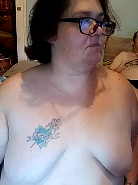 Snapshot of mcv131985 chatting on 09/21/25, 09:42 mcv131985 online show from 09/21/25, 09:42