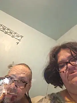 Snapshot of mcv131985 chatting on 03/12/25, 05:13 mcv131985 online show from 03/12/25, 05:13