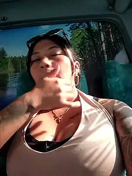 Snapshot of luisa16xxx chatting on 09/17/25, 08:44 luisa16xxx online show from 09/17/25, 08:44