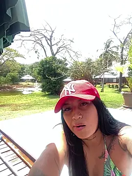 Snapshot of luisa16xxx chatting on 02/15/25, 04:12 luisa16xxx online show from 02/15/25, 04:12