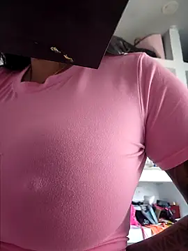 Snapshot of luisa16xxx chatting on 10/11/25, 07:15 luisa16xxx online show from 10/11/25, 07:15