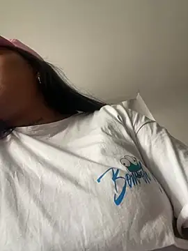 Snapshot of luisa16xxx chatting on 03/22/25, 09:31 luisa16xxx online show from 03/22/25, 09:31