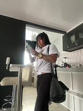 Snapshot of luisa16xxx chatting on 03/12/25, 09:24 luisa16xxx online show from 03/12/25, 09:24