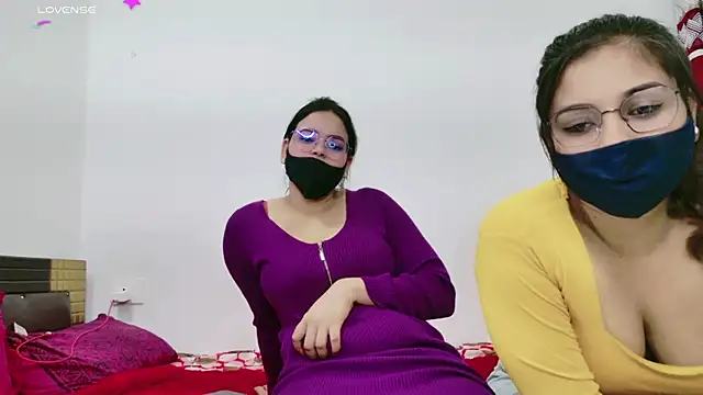 Snapshot of RupaliDixit chatting on 10/24/25, 05:45 RupaliDixit online show from 10/24/25, 05:45