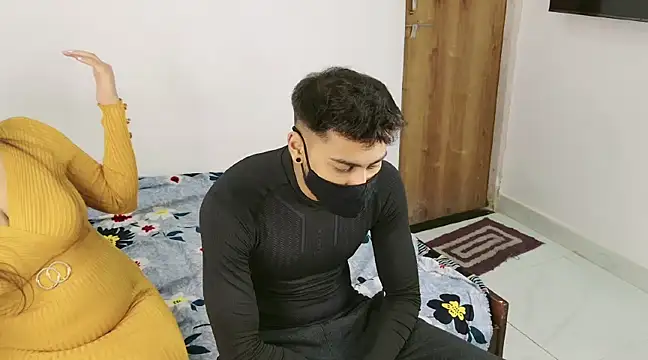 Snapshot of RupaliDixit chatting on 02/01/25, 05:37 RupaliDixit online show from 02/01/25, 05:37