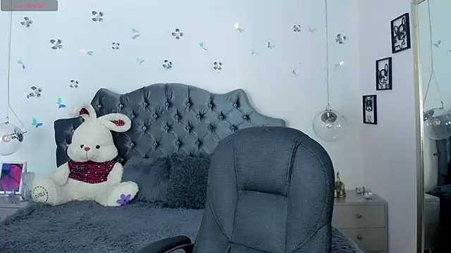  Antonnela  online show from 03/13/25, 01:50