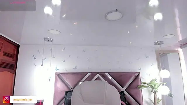  Antonnela  online show from 12/15/25, 02:45