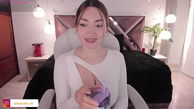  Antonnela  online show from 12/04/25, 04:06