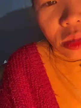 Snapshot of Laura8910 chatting on 12/14/24, 06:02 Laura8910 online show from 12/14/24, 06:02