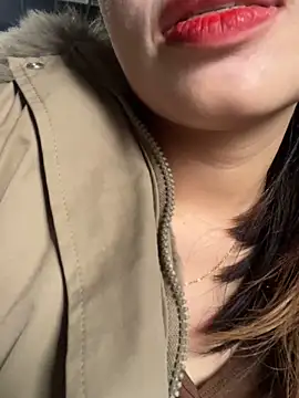 Snapshot of Laura8910 chatting on 03/21/25, 09:34 Laura8910 online show from 03/21/25, 09:34