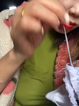 Snapshot of Laura8910 chatting on 03/18/25, 03:56 Laura8910 online show from 03/18/25, 03:56